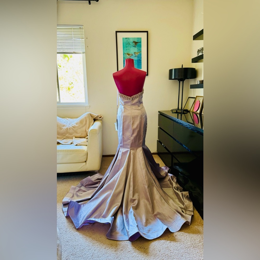 MAC DUGGAL - Picture 9 of 13